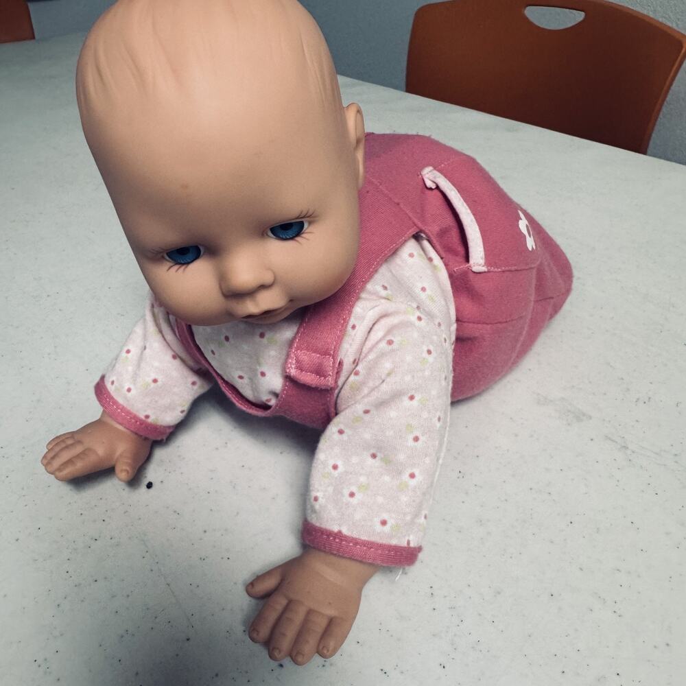 1997 Circo Baby Doll Crawling Crying moves CitiToy works well blue eyes 12"